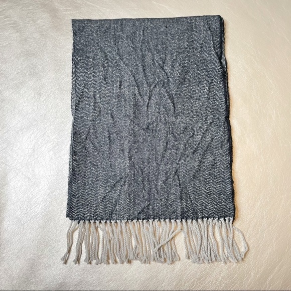 Herringbone print cashmere scarf